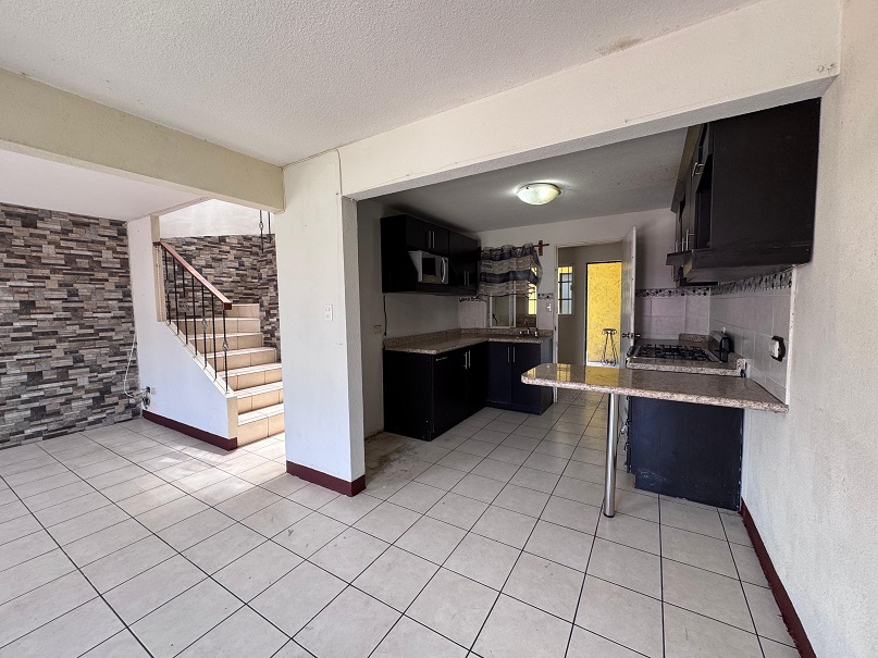 Casa a la Venta o Alquiler en Guatemala Venta de Casa o Casas, Terrenos, Propiedades, Apartamentos, Inmuebles en Guatemala, zona 11, zona 7, zona 2, zona 18, zona 16, Mixco, Carretera Al Salvador, Fraijanes, Santa Catarina Pinula, Antigua Guatemala, Villa Nueva, Villa Canales, San Miguel Petapa - Venta o Alquiler de Casas En Guatemala