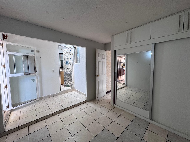 Casa a la Venta o Alquiler en Guatemala Venta de Casa o Casas, Terrenos, Propiedades, Apartamentos, Inmuebles en Guatemala, zona 11, zona 7, zona 2, zona 18, zona 16, Mixco, Carretera Al Salvador, Fraijanes, Santa Catarina Pinula, Antigua Guatemala, Villa Nueva, Villa Canales, San Miguel Petapa - Venta o Alquiler de Casas En Guatemala