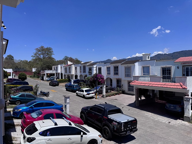 Casa a la Venta o Alquiler en Guatemala Venta de Casa o Casas, Terrenos, Propiedades, Apartamentos, Inmuebles en Guatemala, zona 11, zona 7, zona 2, zona 18, zona 16, Mixco, Carretera Al Salvador, Fraijanes, Santa Catarina Pinula, Antigua Guatemala, Villa Nueva, Villa Canales, San Miguel Petapa - Venta o Alquiler de Casas En Guatemala