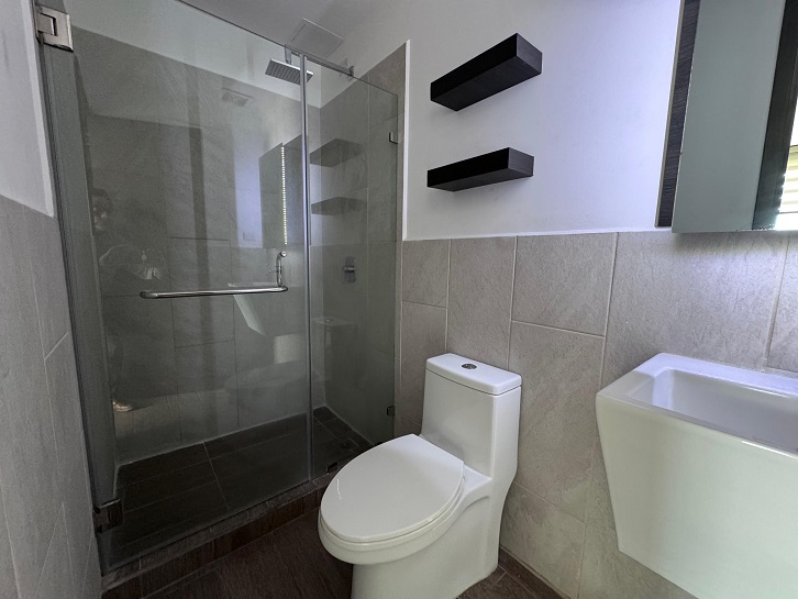 Casa a la Venta o Alquiler en Guatemala Venta de Casa o Casas, Terrenos, Propiedades, Apartamentos, Inmuebles en Guatemala, zona 11, zona 7, zona 2, zona 18, zona 16, Mixco, Carretera Al Salvador, Fraijanes, Santa Catarina Pinula, Antigua Guatemala, Villa Nueva, Villa Canales, San Miguel Petapa - Venta o Alquiler de Casas En Guatemala