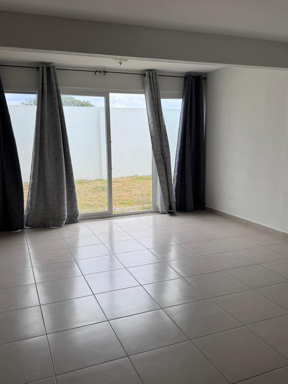 Venta de Casa o Casas, Terrenos, Propiedades, Apartamentos, Inmuebles en Guatemala, zona 11, zona 7, zona 2, zona 18, zona 16, Mixco, Carretera Al Salvador, Fraijanes, Santa Catarina Pinula, Antigua Guatemala, Villa Nueva, Villa Canales, San Miguel Petapa - Venta o Alquiler de Casas En Guatemala