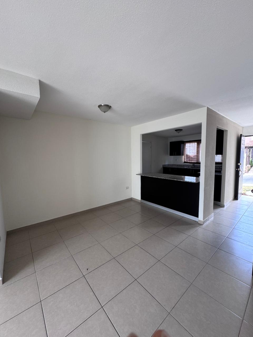 Venta de Casa o Casas, Terrenos, Propiedades, Apartamentos, Inmuebles en Guatemala, zona 11, zona 7, zona 2, zona 18, zona 16, Mixco, Carretera Al Salvador, Fraijanes, Santa Catarina Pinula, Antigua Guatemala, Villa Nueva, Villa Canales, San Miguel Petapa - Venta o Alquiler de Casas En Guatemala