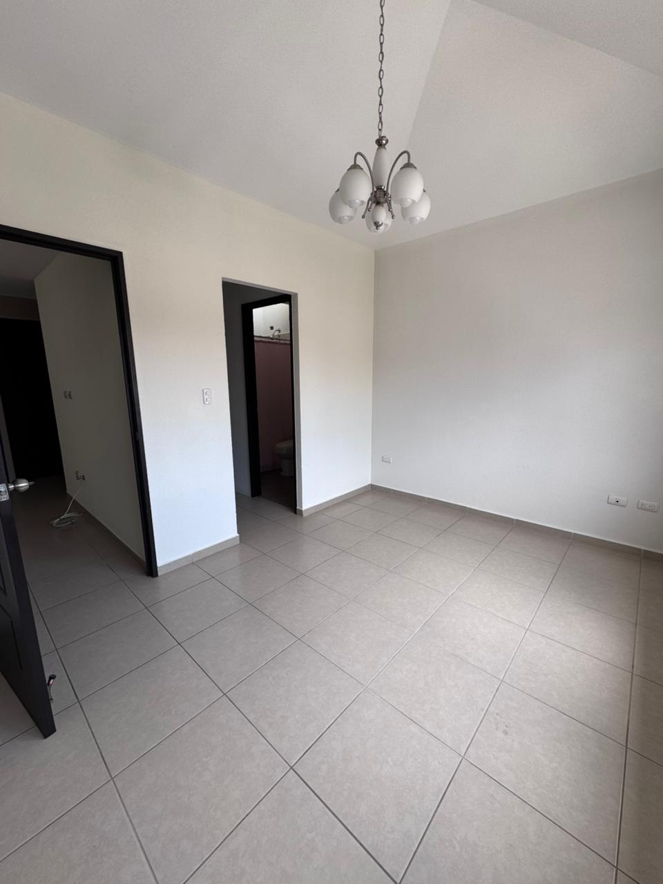 Venta de Casa o Casas, Terrenos, Propiedades, Apartamentos, Inmuebles en Guatemala, zona 11, zona 7, zona 2, zona 18, zona 16, Mixco, Carretera Al Salvador, Fraijanes, Santa Catarina Pinula, Antigua Guatemala, Villa Nueva, Villa Canales, San Miguel Petapa - Venta o Alquiler de Casas En Guatemala