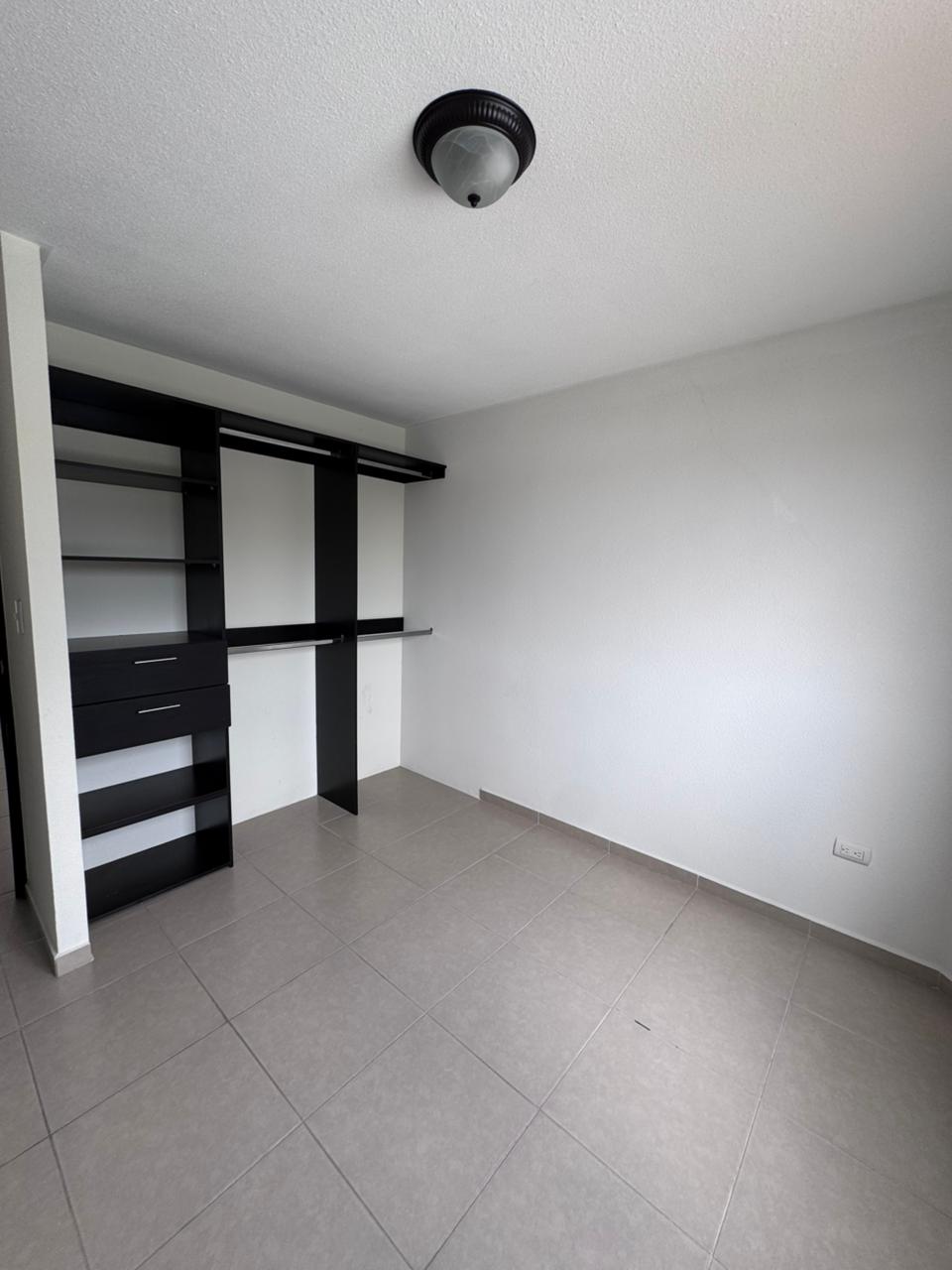 Venta de Casa o Casas, Terrenos, Propiedades, Apartamentos, Inmuebles en Guatemala, zona 11, zona 7, zona 2, zona 18, zona 16, Mixco, Carretera Al Salvador, Fraijanes, Santa Catarina Pinula, Antigua Guatemala, Villa Nueva, Villa Canales, San Miguel Petapa - Venta o Alquiler de Casas En Guatemala