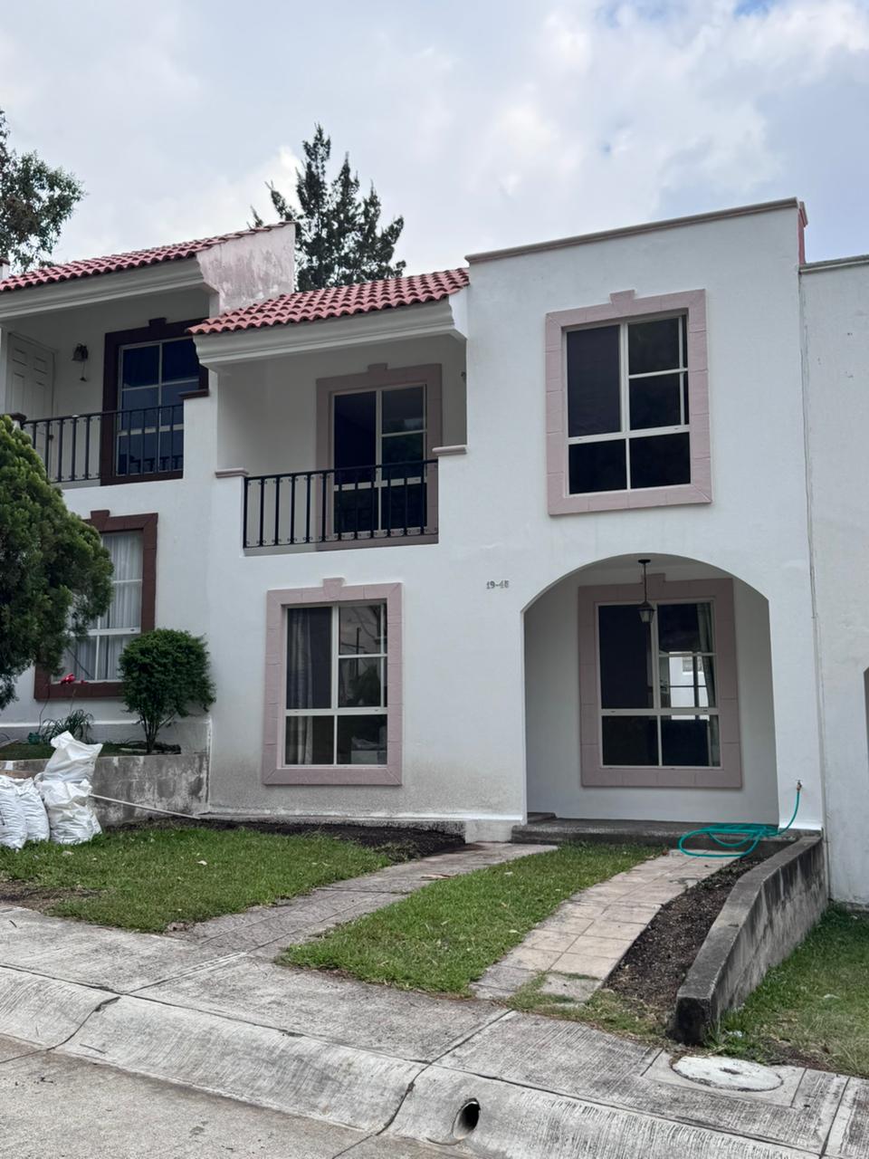 Venta de Casa o Casas, Terrenos, Propiedades, Apartamentos, Inmuebles en Guatemala, zona 11, zona 7, zona 2, zona 18, zona 16, Mixco, Carretera Al Salvador, Fraijanes, Santa Catarina Pinula, Antigua Guatemala, Villa Nueva, Villa Canales, San Miguel Petapa - Venta o Alquiler de Casas En Guatemala