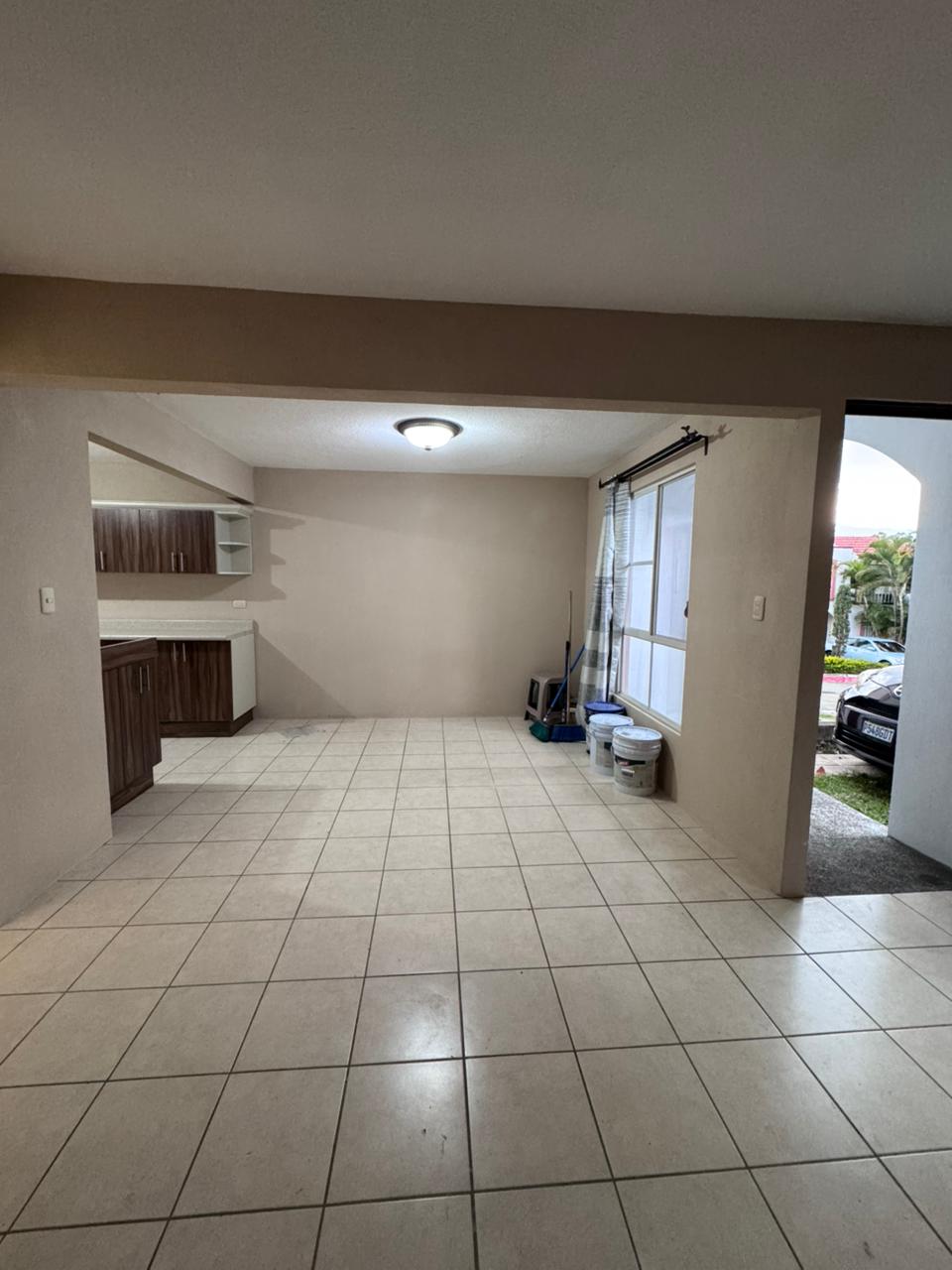 Venta de Casa o Casas, Terrenos, Propiedades, Apartamentos, Inmuebles en Guatemala, zona 11, zona 7, zona 2, zona 18, zona 16, Mixco, Carretera Al Salvador, Fraijanes, Santa Catarina Pinula, Antigua Guatemala, Villa Nueva, Villa Canales, San Miguel Petapa - Venta o Alquiler de Casas En Guatemala