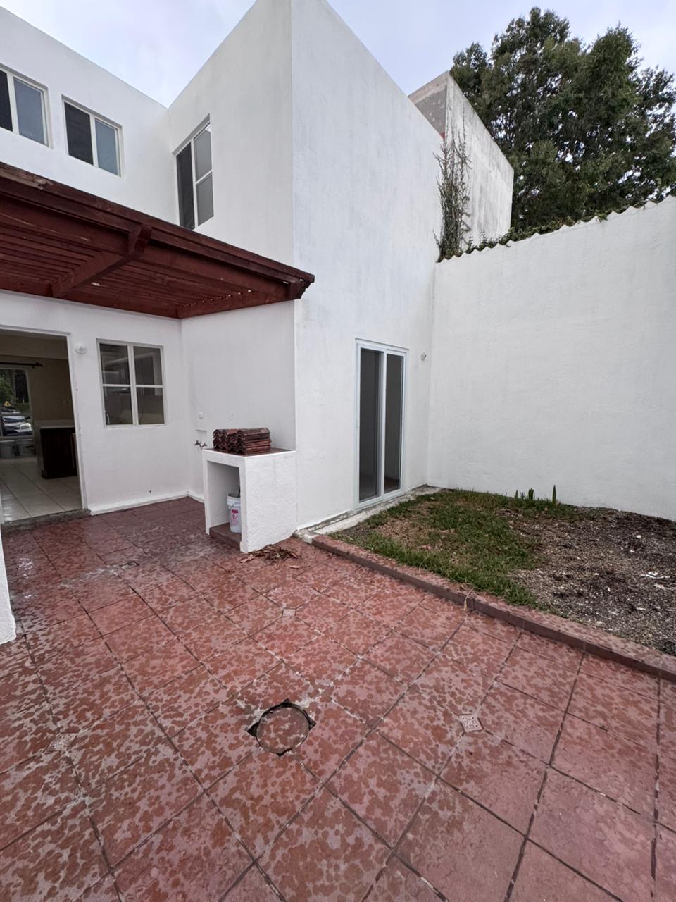 Venta de Casa o Casas, Terrenos, Propiedades, Apartamentos, Inmuebles en Guatemala, zona 11, zona 7, zona 2, zona 18, zona 16, Mixco, Carretera Al Salvador, Fraijanes, Santa Catarina Pinula, Antigua Guatemala, Villa Nueva, Villa Canales, San Miguel Petapa - Venta o Alquiler de Casas En Guatemala