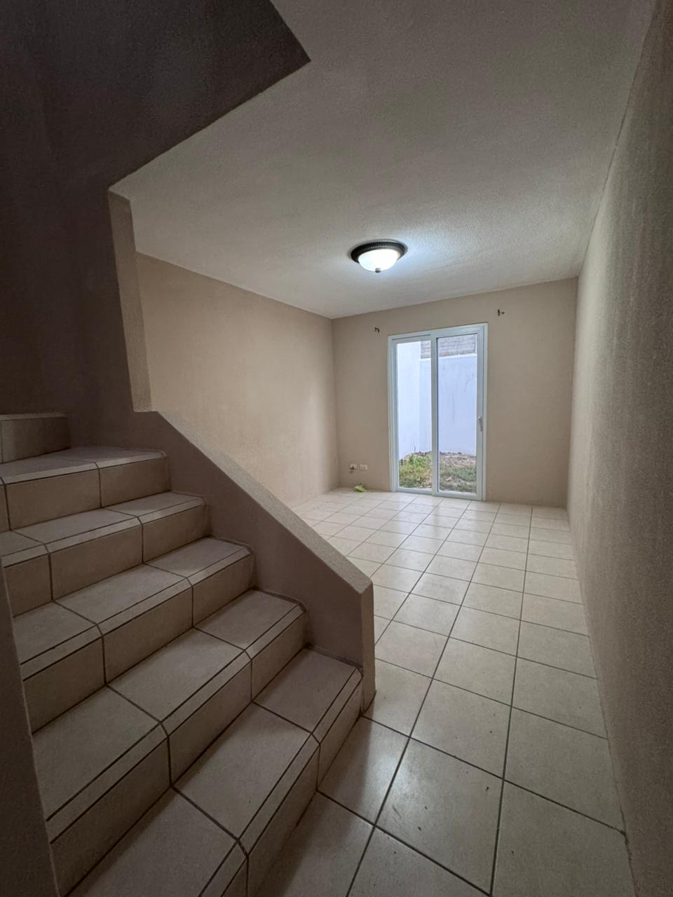 Venta de Casa o Casas, Terrenos, Propiedades, Apartamentos, Inmuebles en Guatemala, zona 11, zona 7, zona 2, zona 18, zona 16, Mixco, Carretera Al Salvador, Fraijanes, Santa Catarina Pinula, Antigua Guatemala, Villa Nueva, Villa Canales, San Miguel Petapa - Venta o Alquiler de Casas En Guatemala