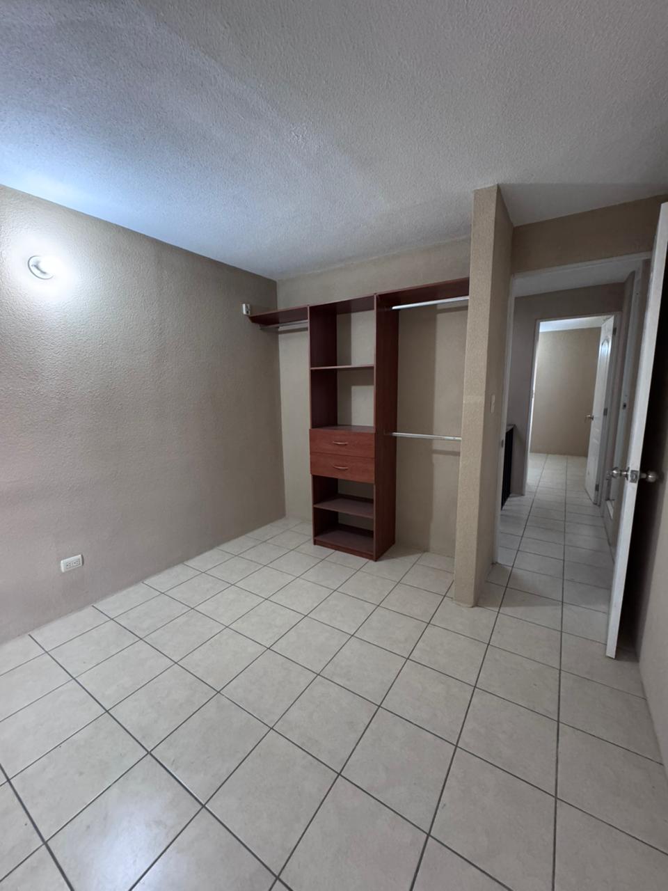 Venta de Casa o Casas, Terrenos, Propiedades, Apartamentos, Inmuebles en Guatemala, zona 11, zona 7, zona 2, zona 18, zona 16, Mixco, Carretera Al Salvador, Fraijanes, Santa Catarina Pinula, Antigua Guatemala, Villa Nueva, Villa Canales, San Miguel Petapa - Venta o Alquiler de Casas En Guatemala