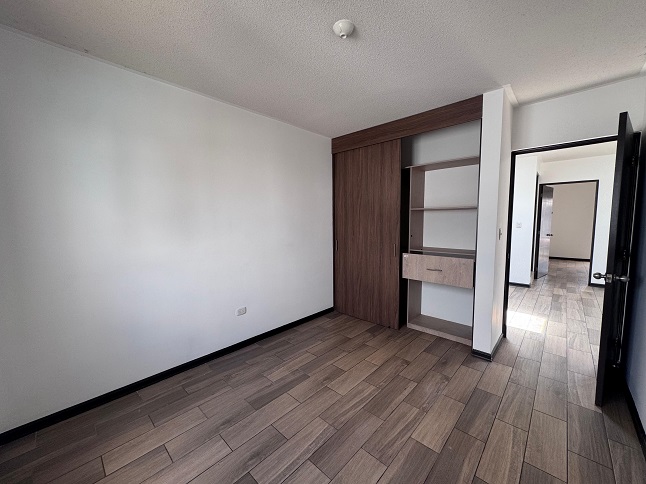 Venta de Casa o Casas, Terrenos, Propiedades, Apartamentos, Inmuebles en Guatemala, zona 11, zona 7, zona 2, zona 18, zona 16, Mixco, Carretera Al Salvador, Fraijanes, Santa Catarina Pinula, Antigua Guatemala, Villa Nueva, Villa Canales, San Miguel Petapa - Venta o Alquiler de Casas En Guatemala