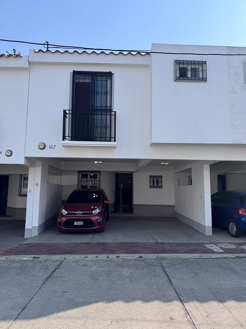 Venta de Casa o Casas, Terrenos, Propiedades, Apartamentos, Inmuebles en Guatemala, zona 11, zona 7, zona 2, zona 18, zona 16, Mixco, Carretera Al Salvador, Fraijanes, Santa Catarina Pinula, Antigua Guatemala, Villa Nueva, Villa Canales, San Miguel Petapa - Venta o Alquiler de Casas En Guatemala
