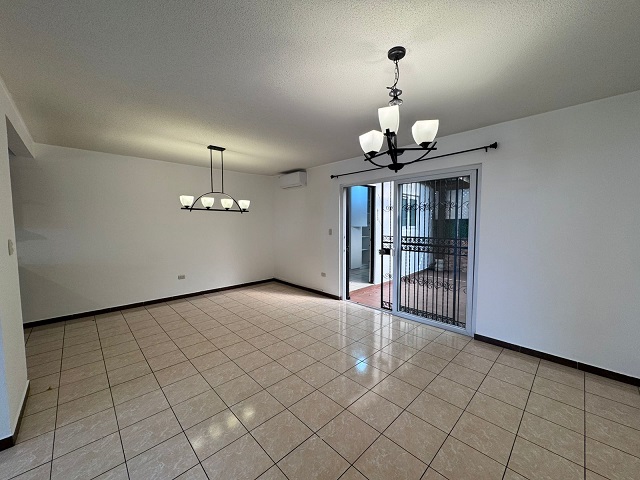 Venta de Casa o Casas, Terrenos, Propiedades, Apartamentos, Inmuebles en Guatemala, zona 11, zona 7, zona 2, zona 18, zona 16, Mixco, Carretera Al Salvador, Fraijanes, Santa Catarina Pinula, Antigua Guatemala, Villa Nueva, Villa Canales, San Miguel Petapa - Venta o Alquiler de Casas En Guatemala