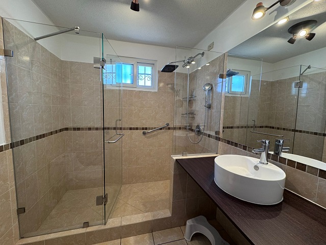 Venta de Casa o Casas, Terrenos, Propiedades, Apartamentos, Inmuebles en Guatemala, zona 11, zona 7, zona 2, zona 18, zona 16, Mixco, Carretera Al Salvador, Fraijanes, Santa Catarina Pinula, Antigua Guatemala, Villa Nueva, Villa Canales, San Miguel Petapa - Venta o Alquiler de Casas En Guatemala