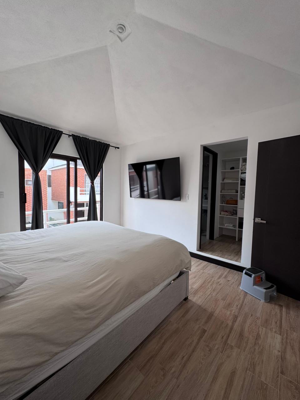 Venta de Casa o Casas, Terrenos, Propiedades, Apartamentos, Inmuebles en Guatemala, zona 11, zona 7, zona 2, zona 18, zona 16, Mixco, Carretera Al Salvador, Fraijanes, Santa Catarina Pinula, Antigua Guatemala, Villa Nueva, Villa Canales, San Miguel Petapa - Venta o Alquiler de Casas En Guatemala