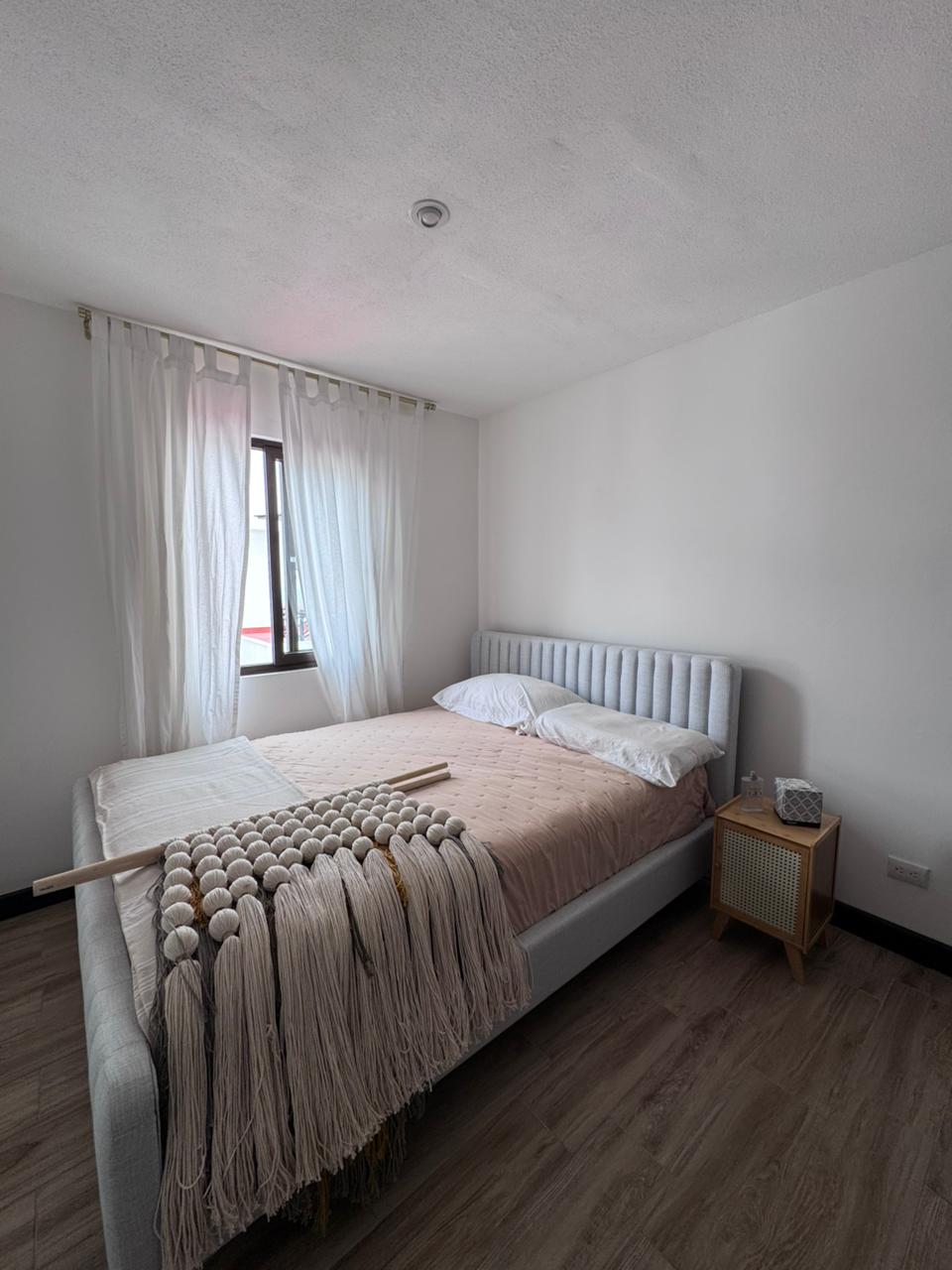 Venta de Casa o Casas, Terrenos, Propiedades, Apartamentos, Inmuebles en Guatemala, zona 11, zona 7, zona 2, zona 18, zona 16, Mixco, Carretera Al Salvador, Fraijanes, Santa Catarina Pinula, Antigua Guatemala, Villa Nueva, Villa Canales, San Miguel Petapa - Venta o Alquiler de Casas En Guatemala
