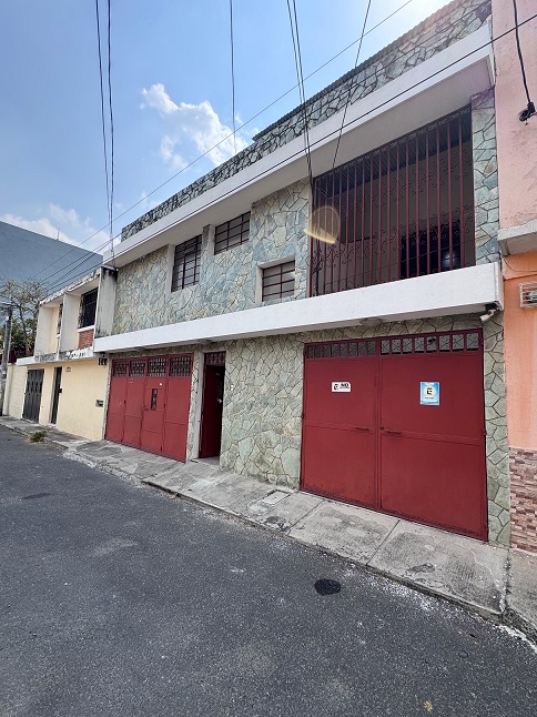 Venta de Casa o Casas, Terrenos, Propiedades, Apartamentos, Inmuebles en Guatemala, zona 11, zona 7, zona 2, zona 18, zona 16, Mixco, Carretera Al Salvador, Fraijanes, Santa Catarina Pinula, Antigua Guatemala, Villa Nueva, Villa Canales, San Miguel Petapa - Venta o Alquiler de Casas En Guatemala