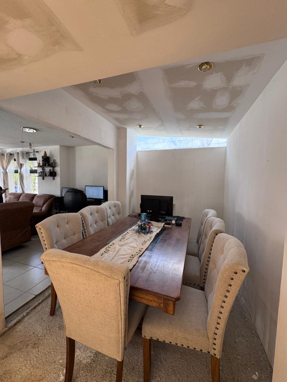 Venta de Casa o Casas, Terrenos, Propiedades, Apartamentos, Inmuebles en Guatemala, zona 11, zona 7, zona 2, zona 18, zona 16, Mixco, Carretera Al Salvador, Fraijanes, Santa Catarina Pinula, Antigua Guatemala, Villa Nueva, Villa Canales, San Miguel Petapa - Venta o Alquiler de Casas En Guatemala