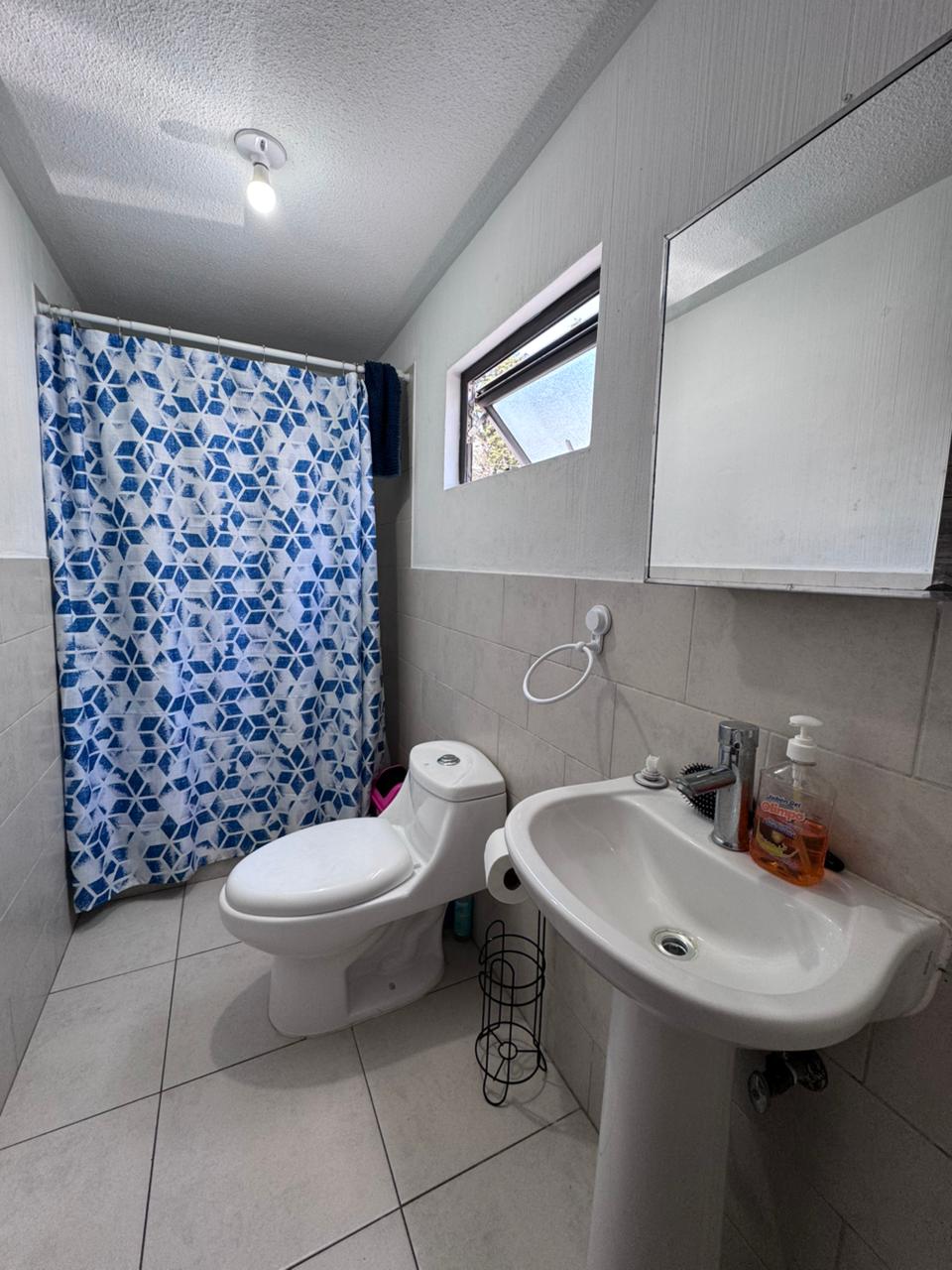 Venta de Casa o Casas, Terrenos, Propiedades, Apartamentos, Inmuebles en Guatemala, zona 11, zona 7, zona 2, zona 18, zona 16, Mixco, Carretera Al Salvador, Fraijanes, Santa Catarina Pinula, Antigua Guatemala, Villa Nueva, Villa Canales, San Miguel Petapa - Venta o Alquiler de Casas En Guatemala