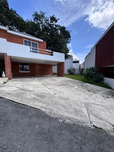 Venta de Casa o Casas, Terrenos, Propiedades, Apartamentos, Inmuebles en Guatemala, zona 11, zona 7, zona 2, zona 18, zona 16, Mixco, Carretera Al Salvador, Fraijanes, Santa Catarina Pinula, Antigua Guatemala, Villa Nueva, Villa Canales, San Miguel Petapa - Venta o Alquiler de Casas En Guatemala