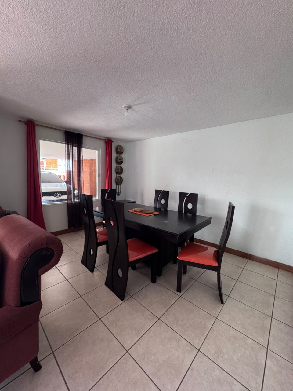 Venta de Casa o Casas, Terrenos, Propiedades, Apartamentos, Inmuebles en Guatemala, zona 11, zona 7, zona 2, zona 18, zona 16, Mixco, Carretera Al Salvador, Fraijanes, Santa Catarina Pinula, Antigua Guatemala, Villa Nueva, Villa Canales, San Miguel Petapa - Venta o Alquiler de Casas En Guatemala