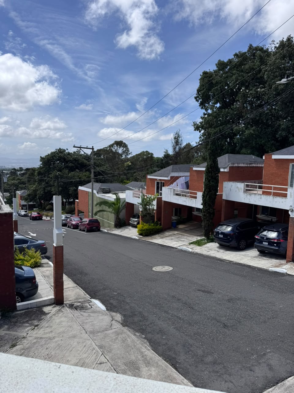 Venta de Casa o Casas, Terrenos, Propiedades, Apartamentos, Inmuebles en Guatemala, zona 11, zona 7, zona 2, zona 18, zona 16, Mixco, Carretera Al Salvador, Fraijanes, Santa Catarina Pinula, Antigua Guatemala, Villa Nueva, Villa Canales, San Miguel Petapa - Venta o Alquiler de Casas En Guatemala
