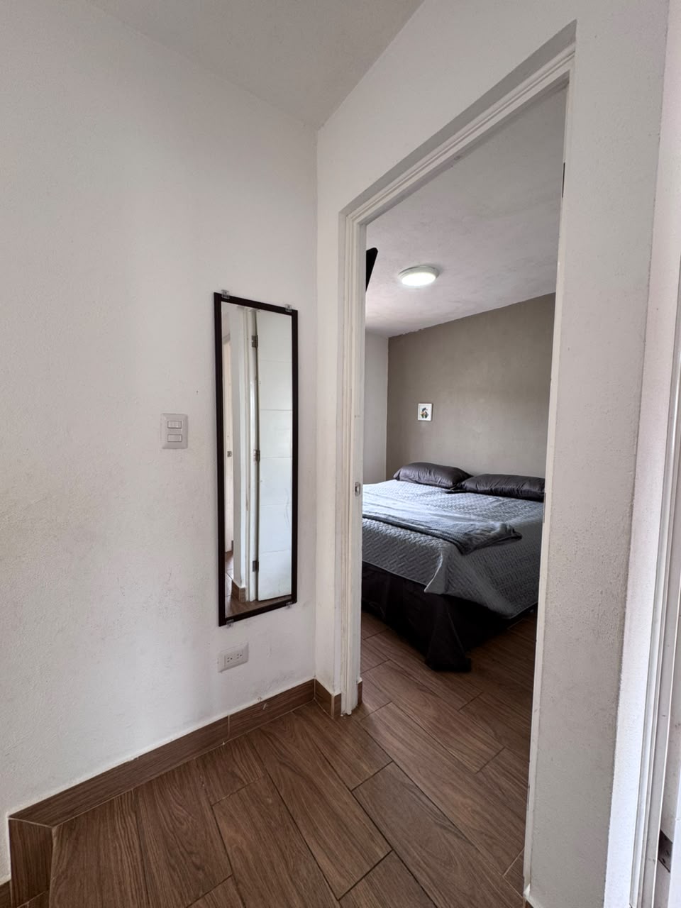 Venta de Casa o Casas, Terrenos, Propiedades, Apartamentos, Inmuebles en Guatemala, zona 11, zona 7, zona 2, zona 18, zona 16, Mixco, Carretera Al Salvador, Fraijanes, Santa Catarina Pinula, Antigua Guatemala, Villa Nueva, Villa Canales, San Miguel Petapa - Venta o Alquiler de Casas En Guatemala