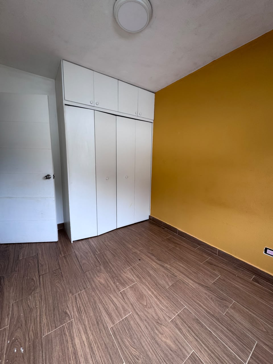 Venta de Casa o Casas, Terrenos, Propiedades, Apartamentos, Inmuebles en Guatemala, zona 11, zona 7, zona 2, zona 18, zona 16, Mixco, Carretera Al Salvador, Fraijanes, Santa Catarina Pinula, Antigua Guatemala, Villa Nueva, Villa Canales, San Miguel Petapa - Venta o Alquiler de Casas En Guatemala