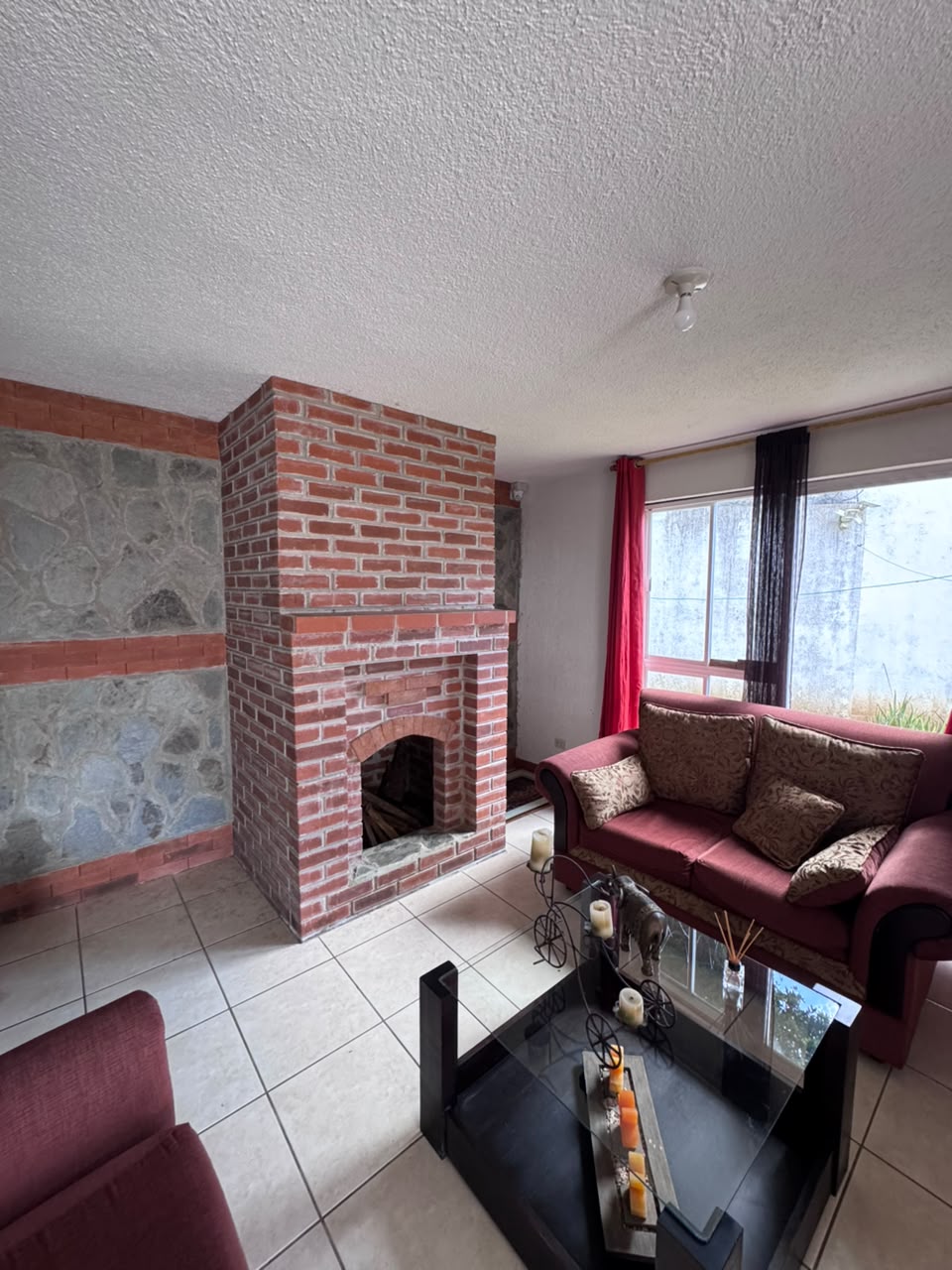 Casa a la Venta o Alquiler en Guatemala Venta de Casa o Casas, Terrenos, Propiedades, Apartamentos, Inmuebles en Guatemala, zona 11, zona 7, zona 2, zona 18, zona 16, Mixco, Carretera Al Salvador, Fraijanes, Santa Catarina Pinula, Antigua Guatemala, Villa Nueva, Villa Canales, San Miguel Petapa - Venta o Alquiler de Casas En Guatemala