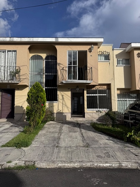 Casa a la Venta o Alquiler en Guatemala Venta de Casa o Casas, Terrenos, Propiedades, Apartamentos, Inmuebles en Guatemala, zona 11, zona 7, zona 2, zona 18, zona 16, Mixco, Carretera Al Salvador, Fraijanes, Santa Catarina Pinula, Antigua Guatemala, Villa Nueva, Villa Canales, San Miguel Petapa - Venta o Alquiler de Casas En Guatemala