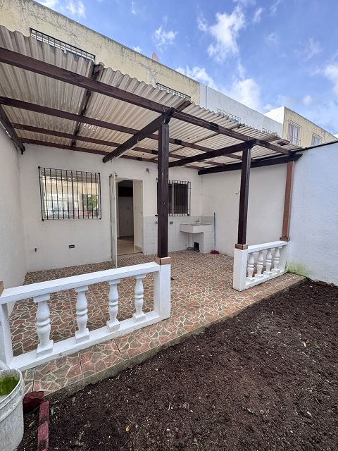 Casa a la Venta o Alquiler en Guatemala Venta de Casa o Casas, Terrenos, Propiedades, Apartamentos, Inmuebles en Guatemala, zona 11, zona 7, zona 2, zona 18, zona 16, Mixco, Carretera Al Salvador, Fraijanes, Santa Catarina Pinula, Antigua Guatemala, Villa Nueva, Villa Canales, San Miguel Petapa - Venta o Alquiler de Casas En Guatemala