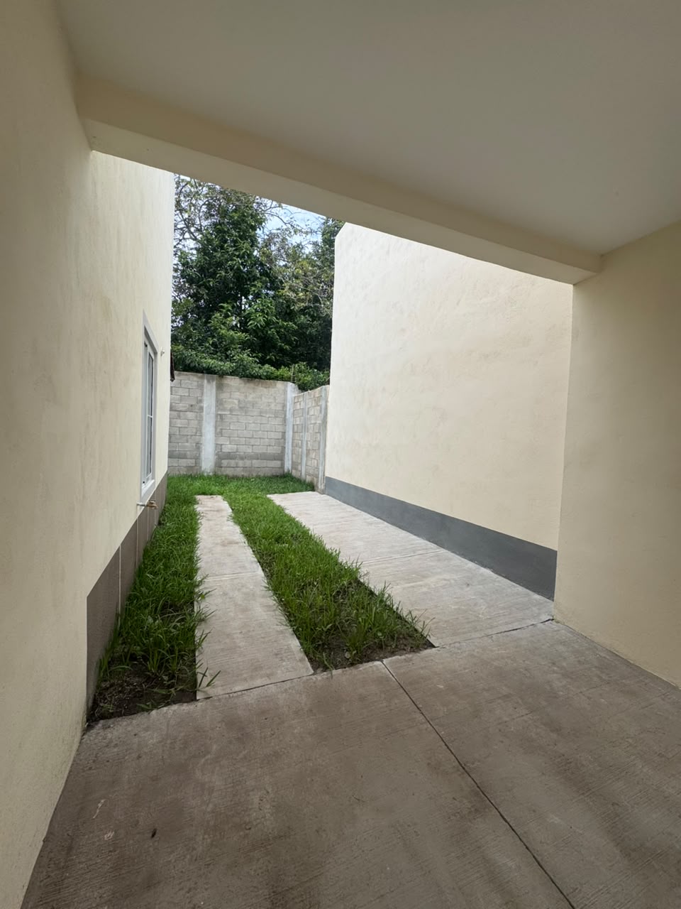 Casa a la Venta o Alquiler en Guatemala Venta de Casa o Casas, Terrenos, Propiedades, Apartamentos, Inmuebles en Guatemala, zona 11, zona 7, zona 2, zona 18, zona 16, Mixco, Carretera Al Salvador, Fraijanes, Santa Catarina Pinula, Antigua Guatemala, Villa Nueva, Villa Canales, San Miguel Petapa - Venta o Alquiler de Casas En Guatemala
