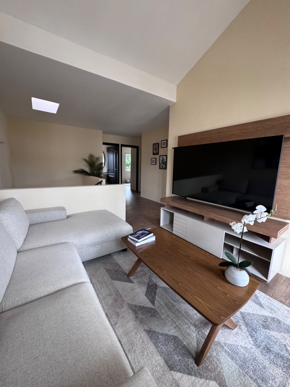 Venta de Casa o Casas, Terrenos, Propiedades, Apartamentos, Inmuebles en Guatemala, zona 11, zona 7, zona 2, zona 18, zona 16, Mixco, Carretera Al Salvador, Fraijanes, Santa Catarina Pinula, Antigua Guatemala, Villa Nueva, Villa Canales, San Miguel Petapa - Venta o Alquiler de Casas En Guatemala