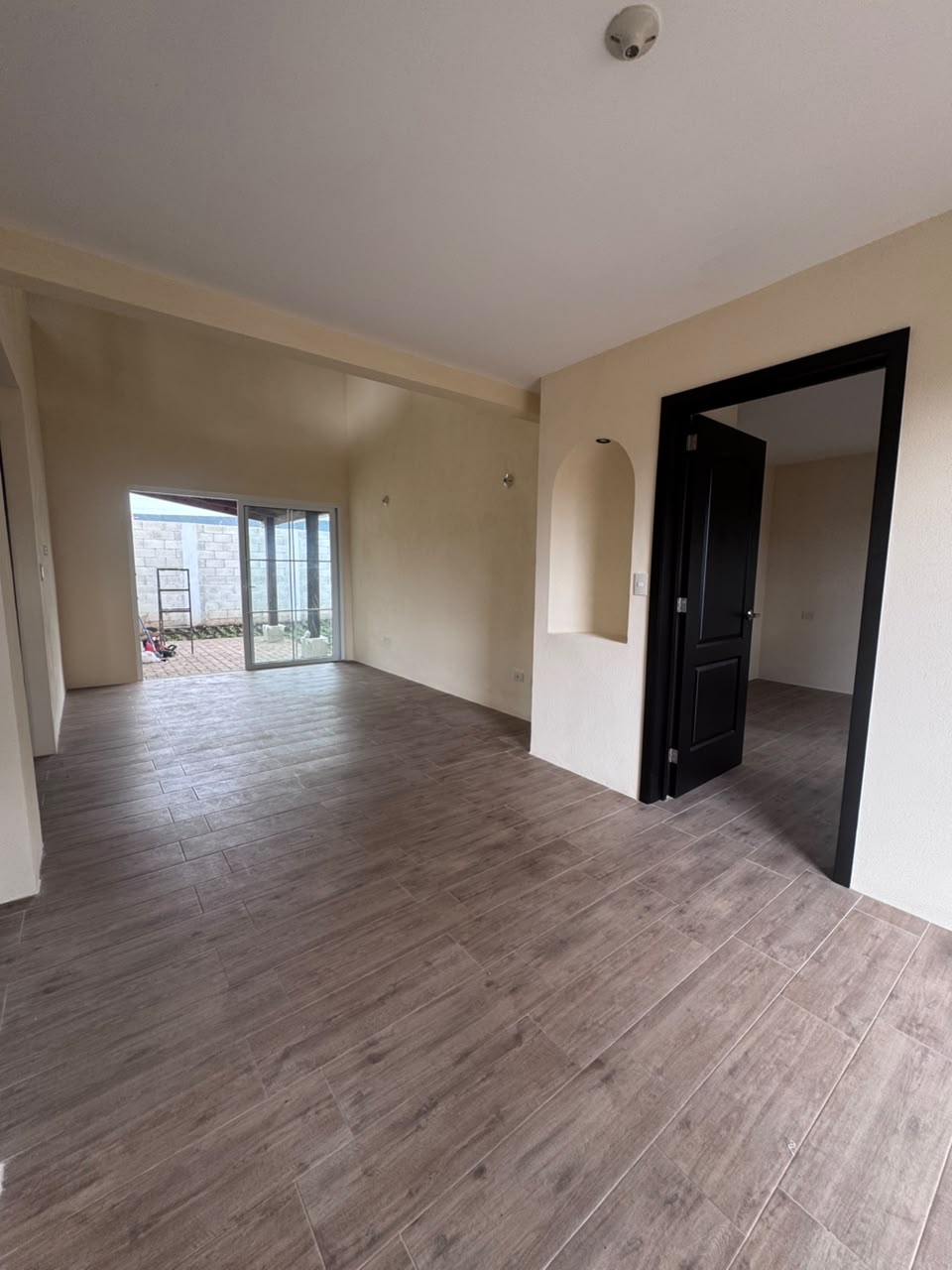 Venta de Casa o Casas, Terrenos, Propiedades, Apartamentos, Inmuebles en Guatemala, zona 11, zona 7, zona 2, zona 18, zona 16, Mixco, Carretera Al Salvador, Fraijanes, Santa Catarina Pinula, Antigua Guatemala, Villa Nueva, Villa Canales, San Miguel Petapa - Venta o Alquiler de Casas En Guatemala
