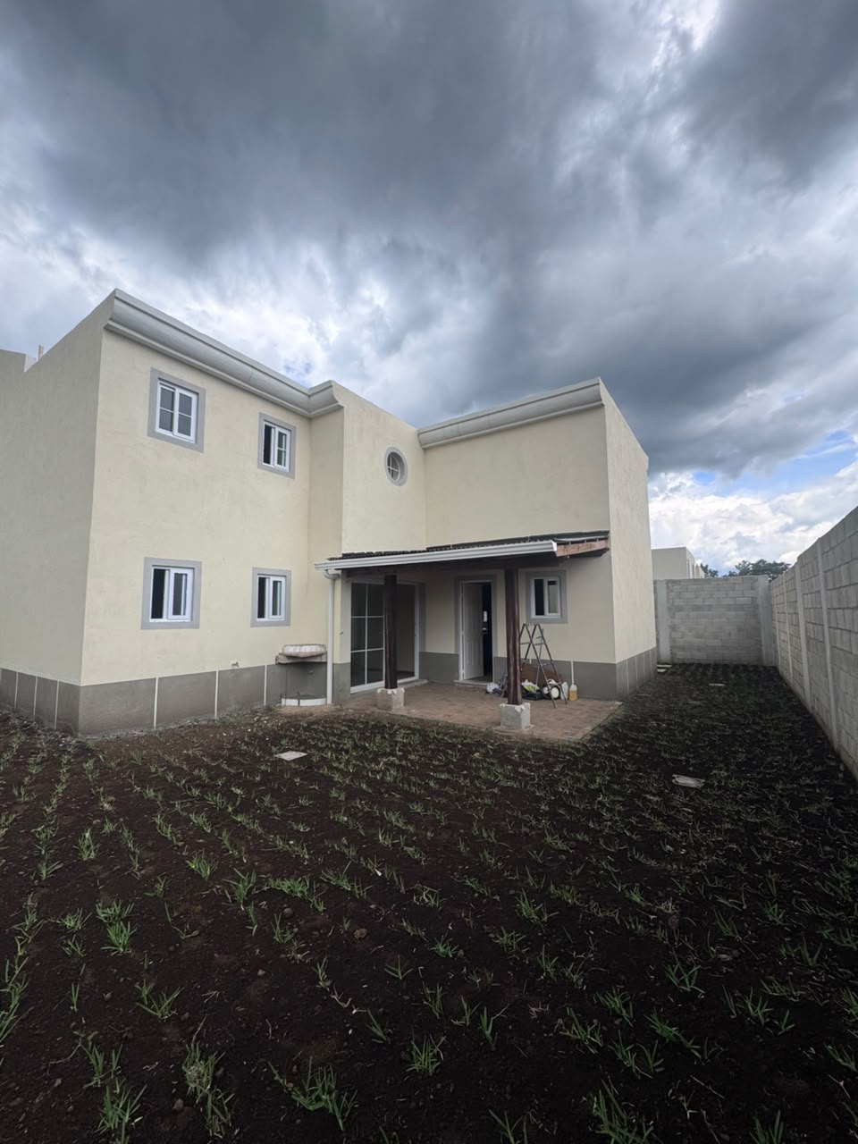 Venta de Casa o Casas, Terrenos, Propiedades, Apartamentos, Inmuebles en Guatemala, zona 11, zona 7, zona 2, zona 18, zona 16, Mixco, Carretera Al Salvador, Fraijanes, Santa Catarina Pinula, Antigua Guatemala, Villa Nueva, Villa Canales, San Miguel Petapa - Venta o Alquiler de Casas En Guatemala