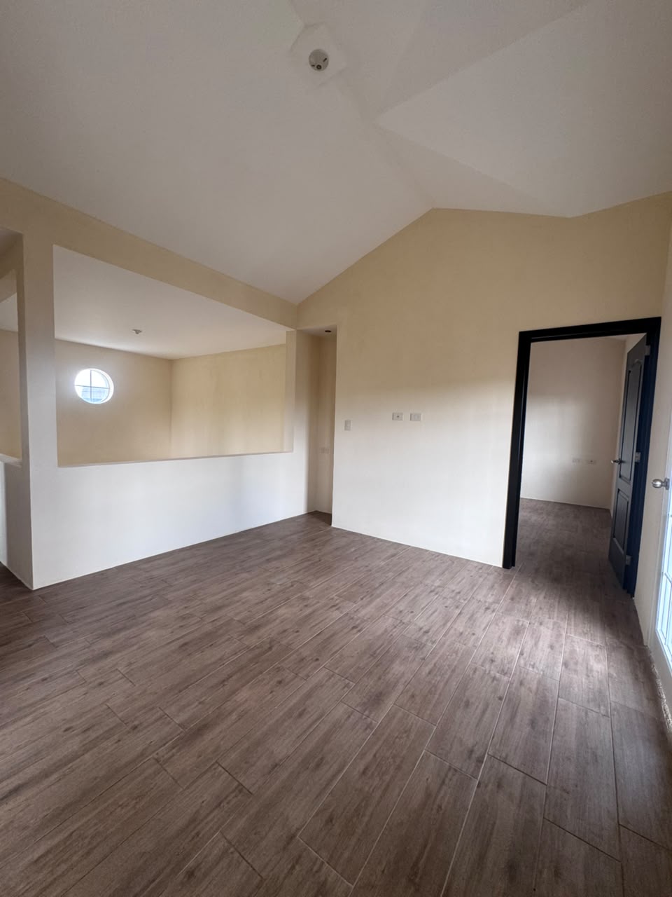 Venta de Casa o Casas, Terrenos, Propiedades, Apartamentos, Inmuebles en Guatemala, zona 11, zona 7, zona 2, zona 18, zona 16, Mixco, Carretera Al Salvador, Fraijanes, Santa Catarina Pinula, Antigua Guatemala, Villa Nueva, Villa Canales, San Miguel Petapa - Venta o Alquiler de Casas En Guatemala