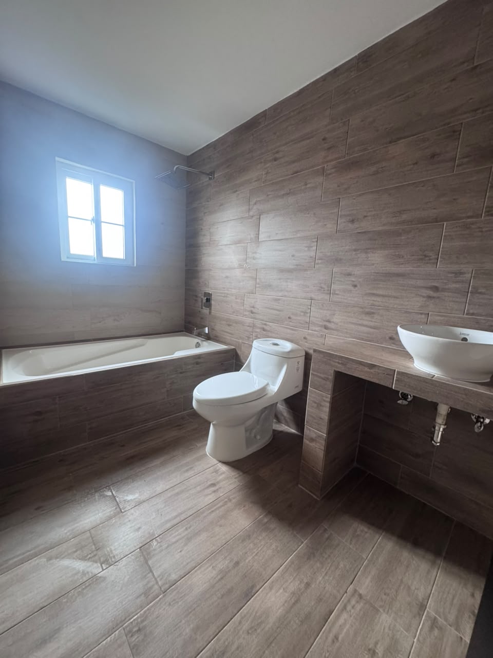 Venta de Casa o Casas, Terrenos, Propiedades, Apartamentos, Inmuebles en Guatemala, zona 11, zona 7, zona 2, zona 18, zona 16, Mixco, Carretera Al Salvador, Fraijanes, Santa Catarina Pinula, Antigua Guatemala, Villa Nueva, Villa Canales, San Miguel Petapa - Venta o Alquiler de Casas En Guatemala