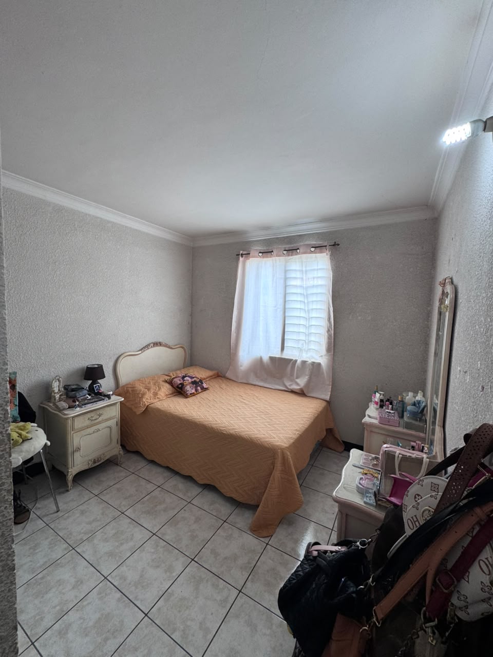 Venta de Casa o Casas, Terrenos, Propiedades, Apartamentos, Inmuebles en Guatemala, zona 11, zona 7, zona 2, zona 18, zona 16, Mixco, Carretera Al Salvador, Fraijanes, Santa Catarina Pinula, Antigua Guatemala, Villa Nueva, Villa Canales, San Miguel Petapa - Venta o Alquiler de Casas En Guatemala