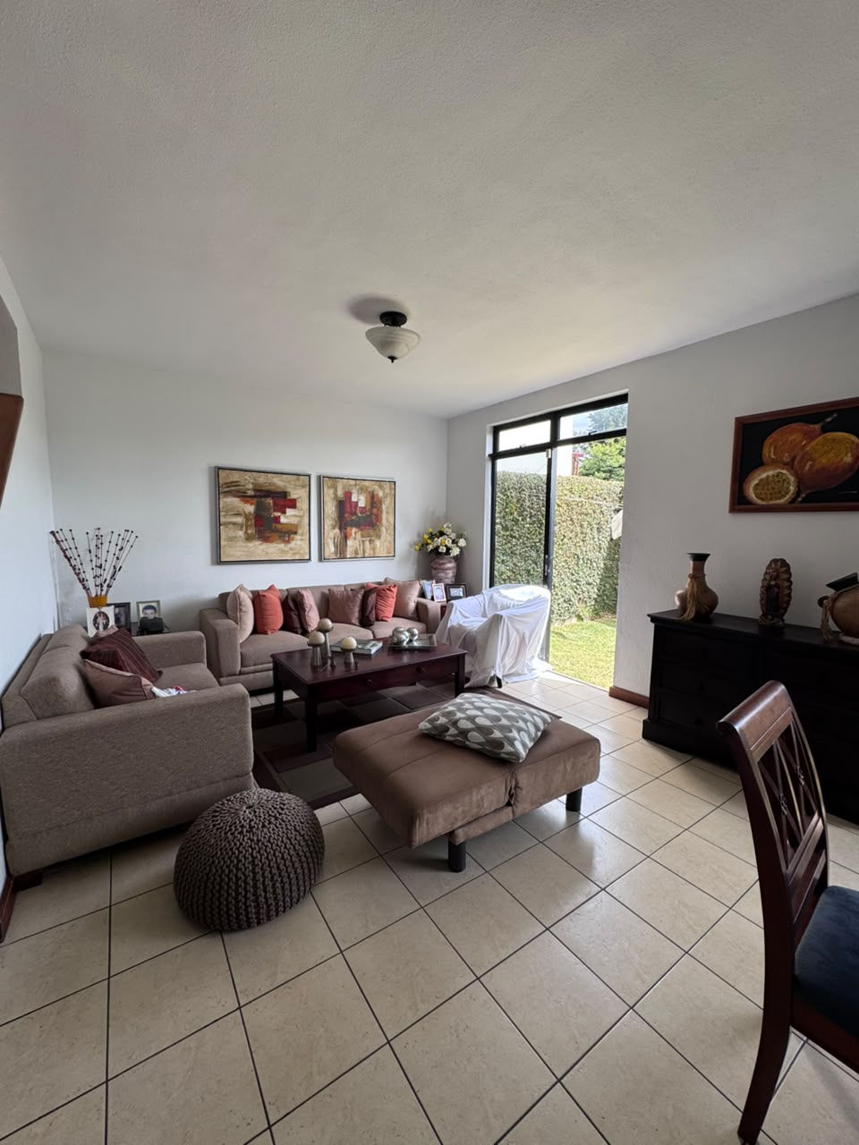 Venta de Casa o Casas, Terrenos, Propiedades, Apartamentos, Inmuebles en Guatemala, zona 11, zona 7, zona 2, zona 18, zona 16, Mixco, Carretera Al Salvador, Fraijanes, Santa Catarina Pinula, Antigua Guatemala, Villa Nueva, Villa Canales, San Miguel Petapa - Venta o Alquiler de Casas En Guatemala