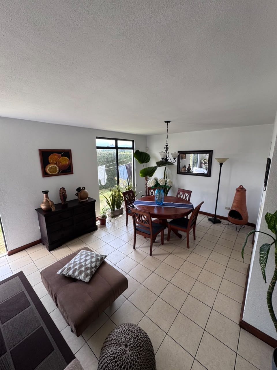 Venta de Casa o Casas, Terrenos, Propiedades, Apartamentos, Inmuebles en Guatemala, zona 11, zona 7, zona 2, zona 18, zona 16, Mixco, Carretera Al Salvador, Fraijanes, Santa Catarina Pinula, Antigua Guatemala, Villa Nueva, Villa Canales, San Miguel Petapa - Venta o Alquiler de Casas En Guatemala