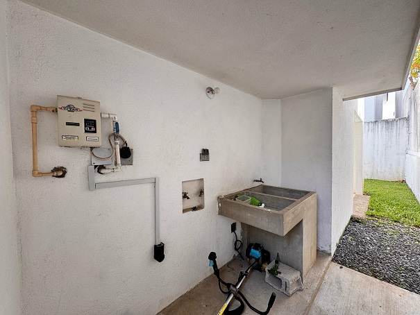 Venta de Casa o Casas, Terrenos, Propiedades, Apartamentos, Inmuebles en Guatemala, zona 11, zona 7, zona 2, zona 18, zona 16, Mixco, Carretera Al Salvador, Fraijanes, Santa Catarina Pinula, Antigua Guatemala, Villa Nueva, Villa Canales, San Miguel Petapa - Venta o Alquiler de Casas En Guatemala
