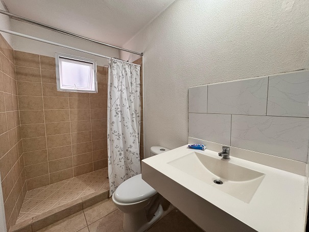 Venta de Casa o Casas, Terrenos, Propiedades, Apartamentos, Inmuebles en Guatemala, zona 11, zona 7, zona 2, zona 18, zona 16, Mixco, Carretera Al Salvador, Fraijanes, Santa Catarina Pinula, Antigua Guatemala, Villa Nueva, Villa Canales, San Miguel Petapa - Venta o Alquiler de Casas En Guatemala