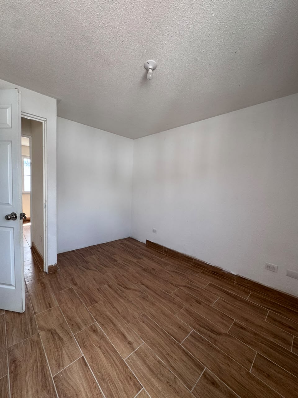 Venta de Casa o Casas, Terrenos, Propiedades, Apartamentos, Inmuebles en Guatemala, zona 11, zona 7, zona 2, zona 18, zona 16, Mixco, Carretera Al Salvador, Fraijanes, Santa Catarina Pinula, Antigua Guatemala, Villa Nueva, Villa Canales, San Miguel Petapa - Venta o Alquiler de Casas En Guatemala