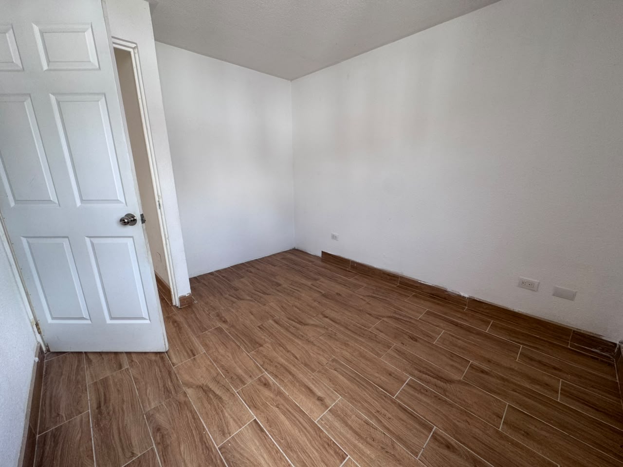 Venta de Casa o Casas, Terrenos, Propiedades, Apartamentos, Inmuebles en Guatemala, zona 11, zona 7, zona 2, zona 18, zona 16, Mixco, Carretera Al Salvador, Fraijanes, Santa Catarina Pinula, Antigua Guatemala, Villa Nueva, Villa Canales, San Miguel Petapa - Venta o Alquiler de Casas En Guatemala