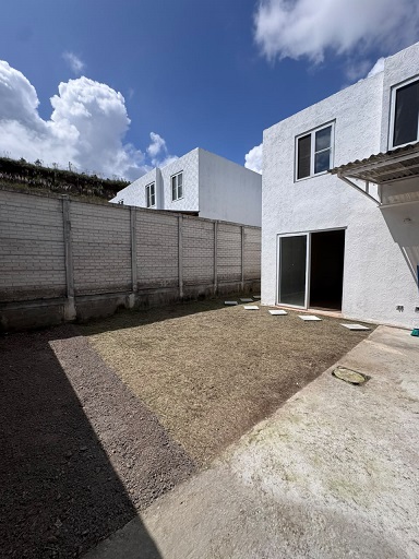 Venta de Casa o Casas, Terrenos, Propiedades, Apartamentos, Inmuebles en Guatemala, zona 11, zona 7, zona 2, zona 18, zona 16, Mixco, Carretera Al Salvador, Fraijanes, Santa Catarina Pinula, Antigua Guatemala, Villa Nueva, Villa Canales, San Miguel Petapa - Venta o Alquiler de Casas En Guatemala