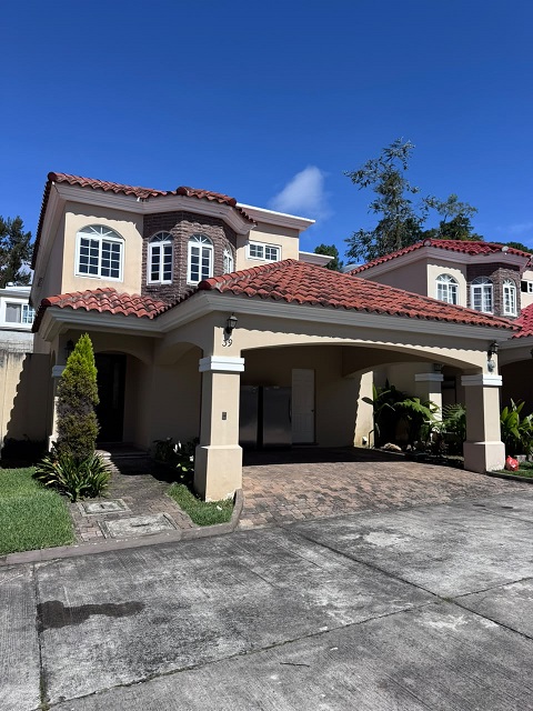 Casa a la Venta o Alquiler en Guatemala Venta de Casa o Casas, Terrenos, Propiedades, Apartamentos, Inmuebles en Guatemala, zona 11, zona 7, zona 2, zona 18, zona 16, Mixco, Carretera Al Salvador, Fraijanes, Santa Catarina Pinula, Antigua Guatemala, Villa Nueva, Villa Canales, San Miguel Petapa - Venta o Alquiler de Casas En Guatemala
